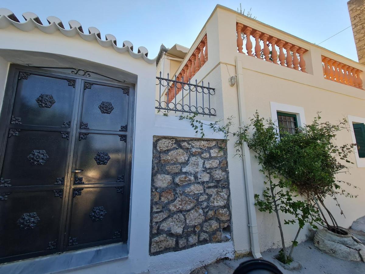 La Belle Helene Guest House Spetses Town Exterior photo