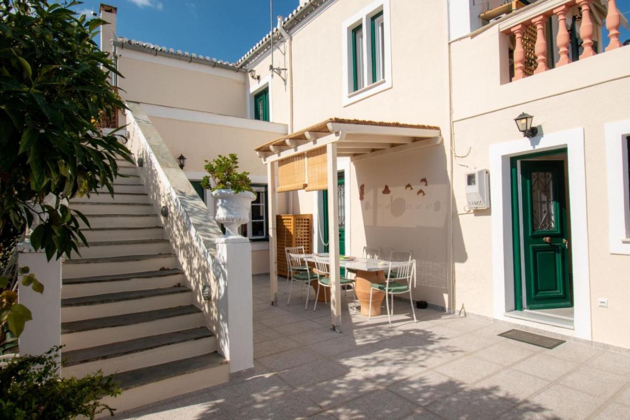 La Belle Helene Guest House Spetses Town Exterior photo